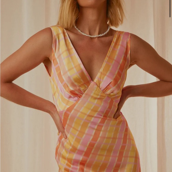 ❌ SOLD ❌ Peppermayo Loren Maxi Dress - Picture 2 of 10